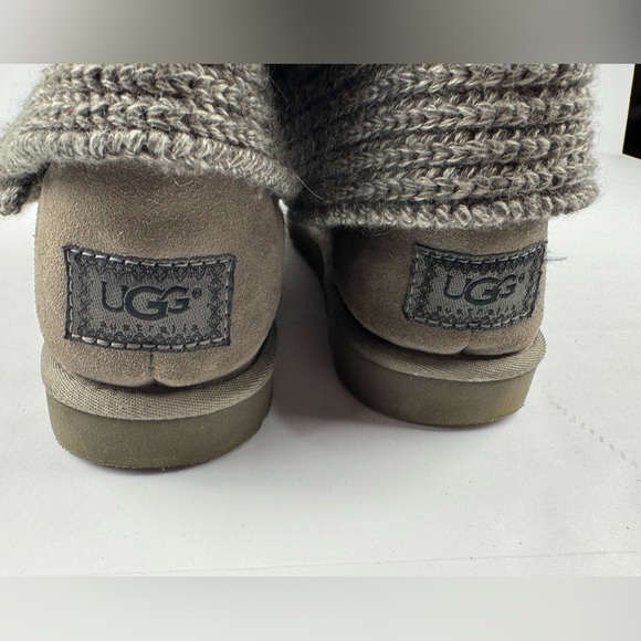 UGG Classic Cardy knit boot in gray. Size 9 - Picture 8 of 12